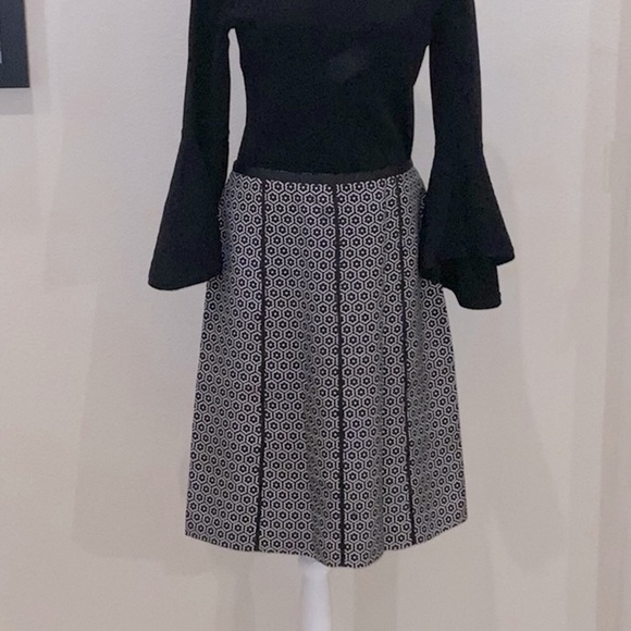 Ann Taylor Dresses & Skirts - SILK SKIRT ANN TAYLOR SZ 8